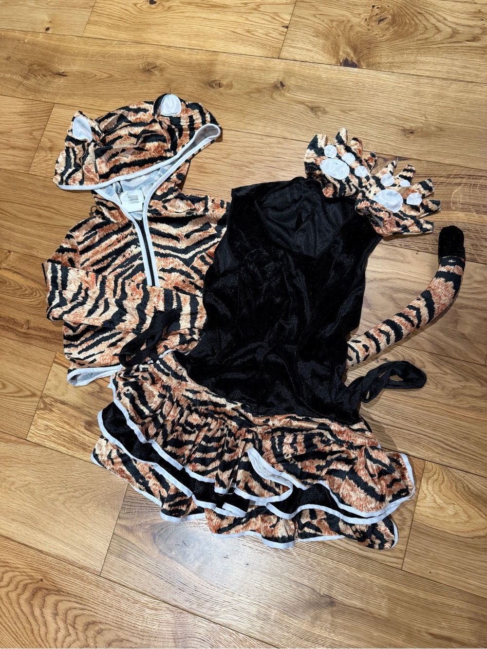 Rubies Tigress Hoodie Costume (Girls Medium)